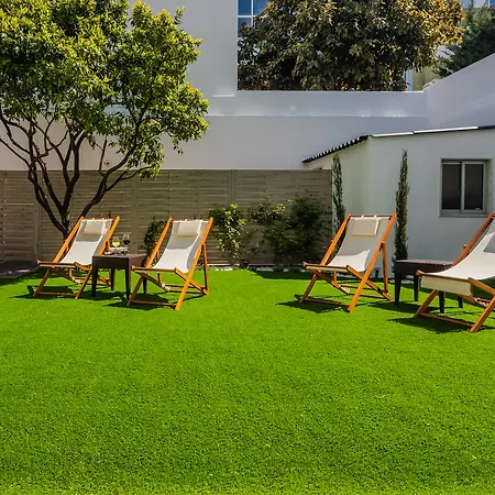 Garden בית הארחה 3*