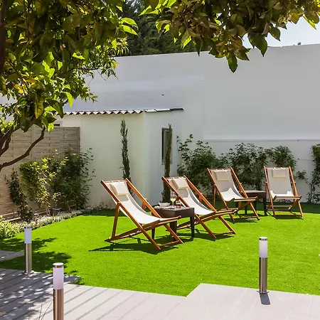 Pensión Garden 3*